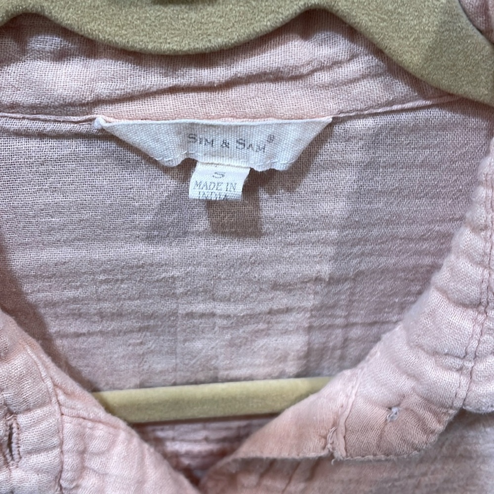 Ladies size small button down top - Picture 2 of 4